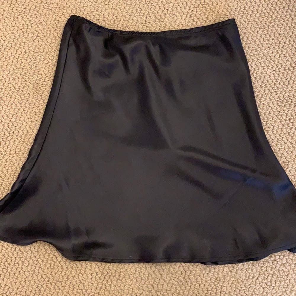 Cute black fancy skirt!!